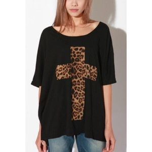 Truly Madly Deeply UO Leopard Cross Tee - One Size